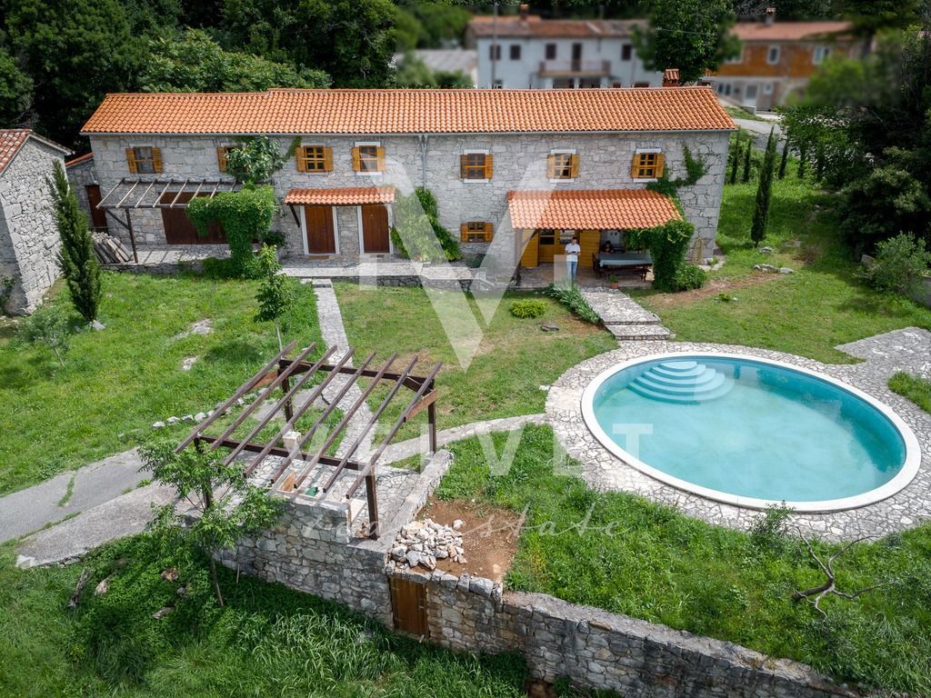 Istra, Lupoglav Avtohtona istrska kamnita vila