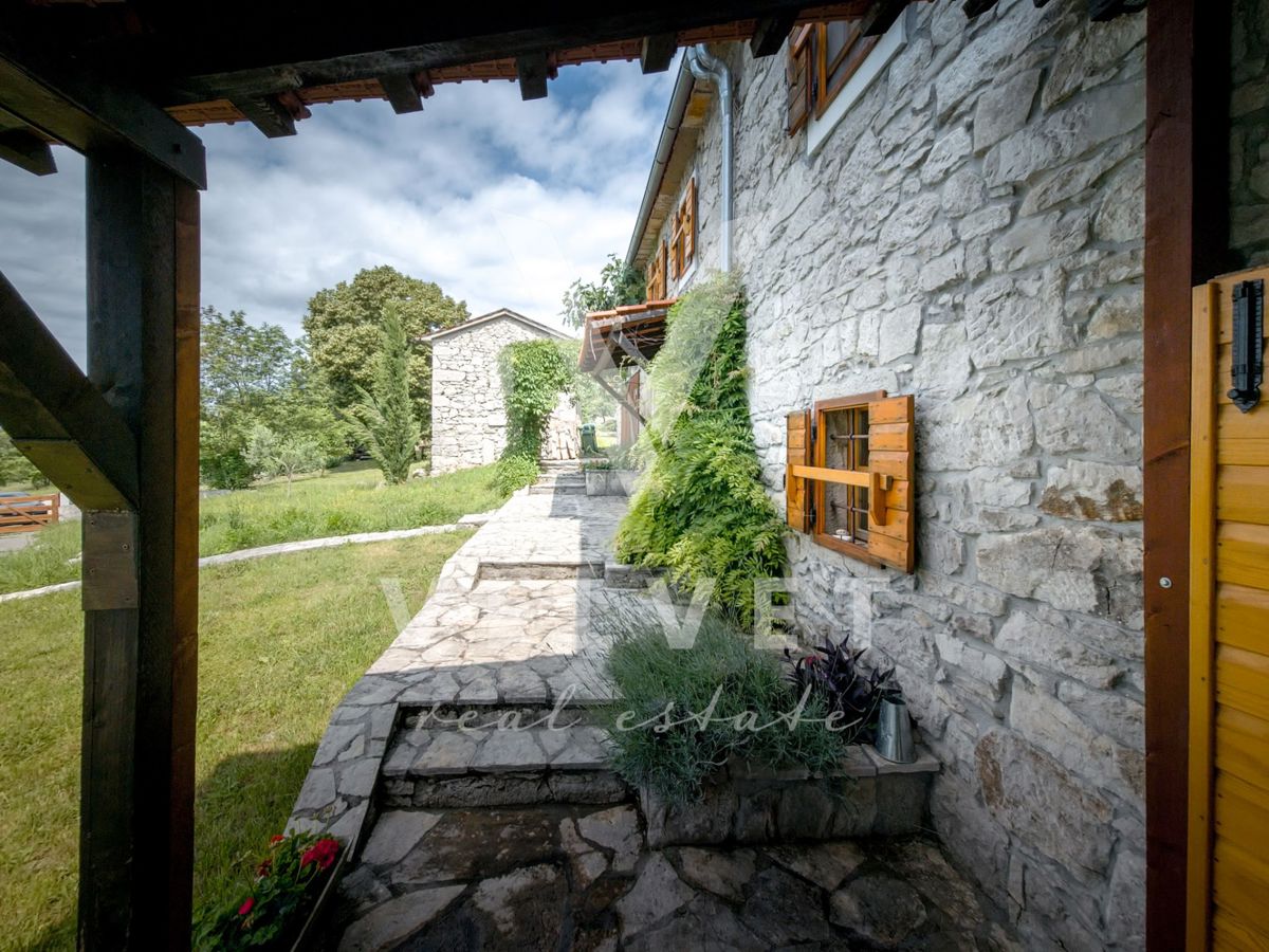 Istra, Lupoglav Avtohtona istrska kamnita vila