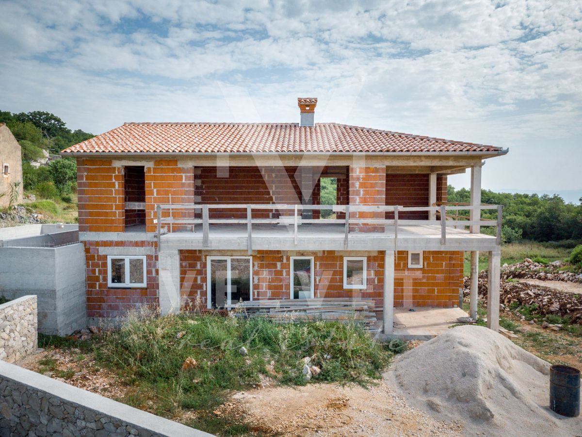 Hiša v izgradnji s pogledom na morje, Plomin
