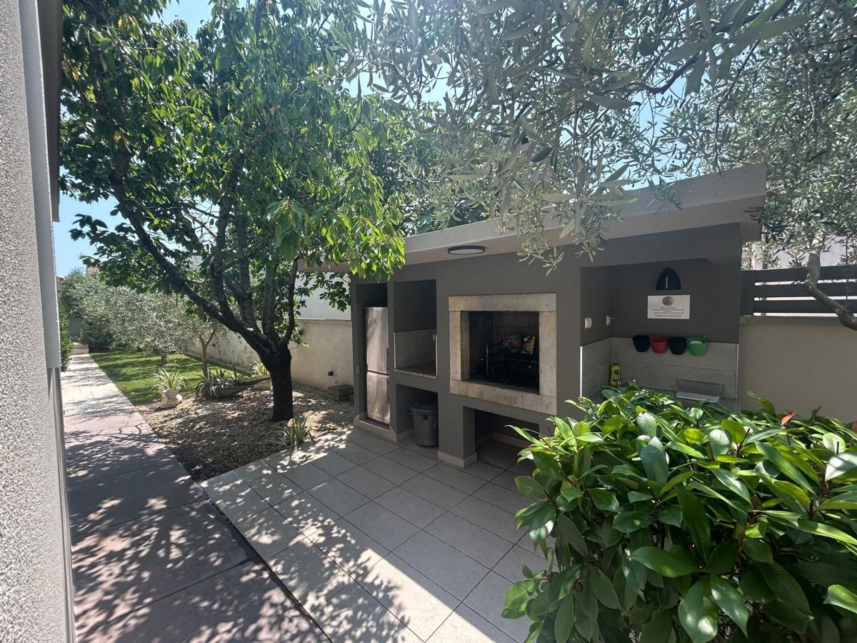 Hiša Medulin, 300m2