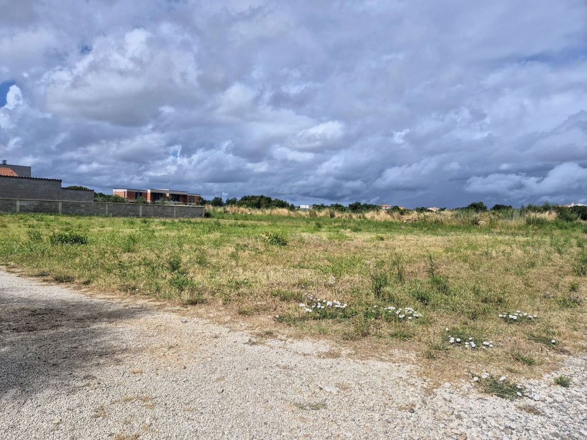 Zemljišče Vodnjan, 1.041m2