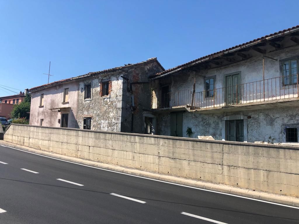 Projekt 6 podeželskih hiš z bazenom in dodatnimi objekti, širše območje Matulj
