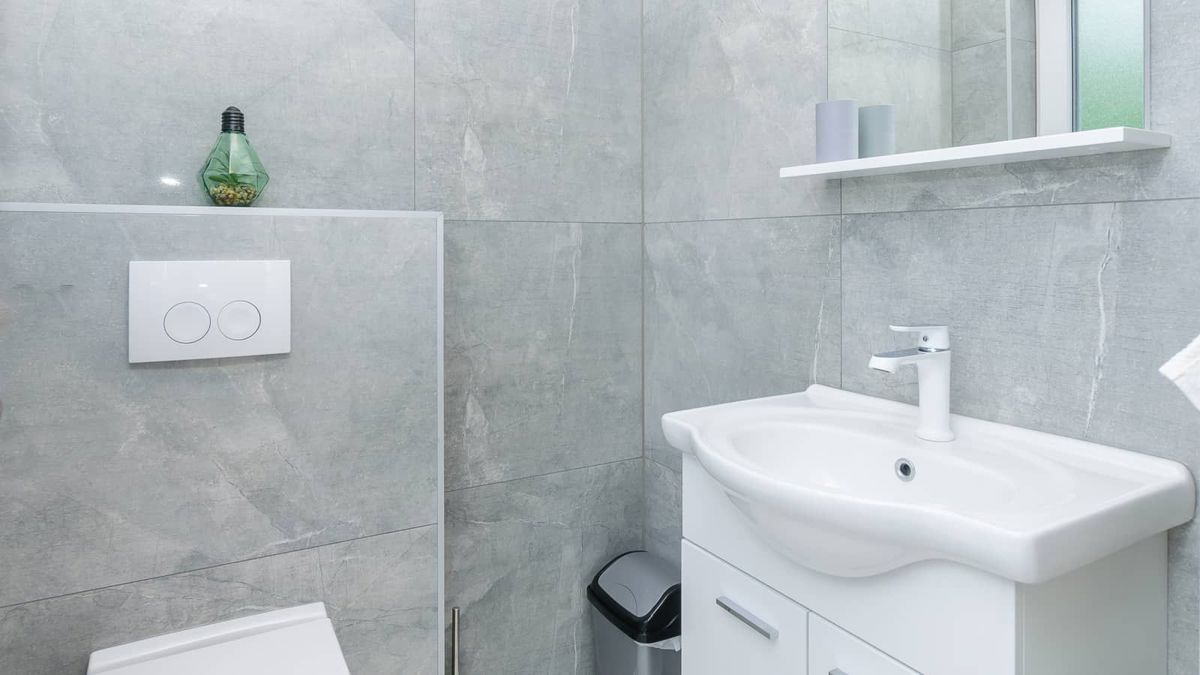 Moderna novogradnja z bazenom na mirni lokaciji, v bližini Svetvinčenta