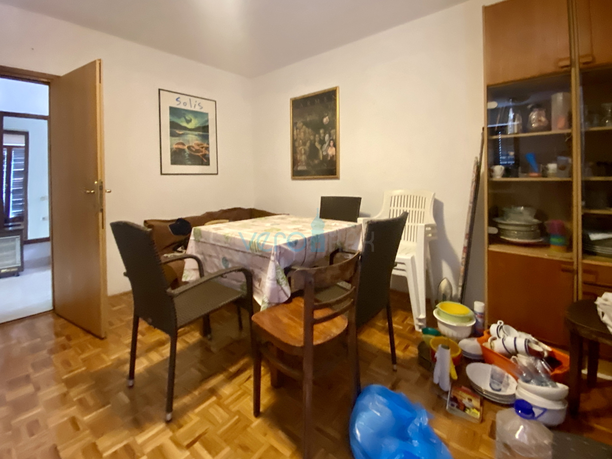 Njivice, otok Krk, Samostoječa hiša z dvoriščem in pogledom na morje, prodaja