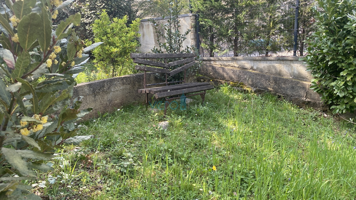 Njivice, otok Krk, Samostoječa hiša z dvoriščem in pogledom na morje, prodaja
