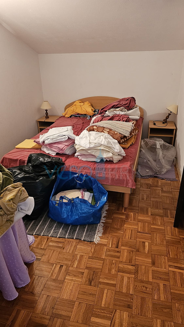 Njivice, otok Krk, Samostoječa hiša z dvoriščem in pogledom na morje, prodaja