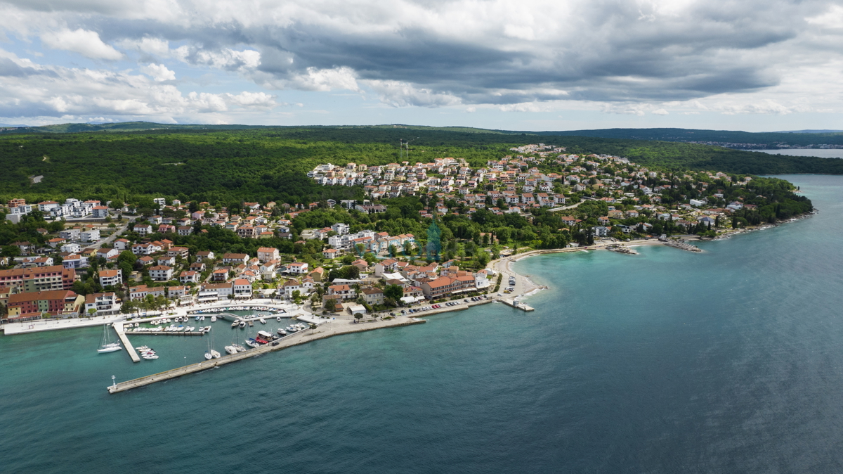 Njivice, otok Krk, Samostoječa hiša z dvoriščem in pogledom na morje, prodaja