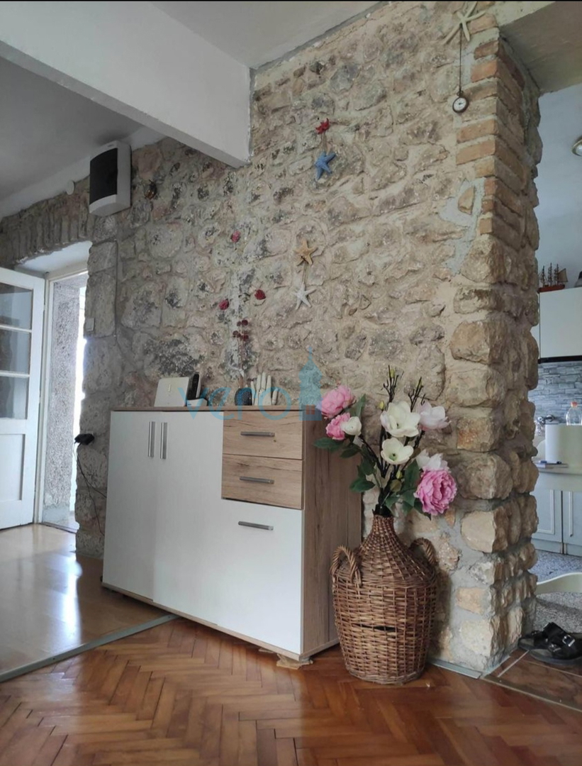 Novi Vinodolski, Bribir, kamnita hiša s čudovitim pogledom na morje, prodaja