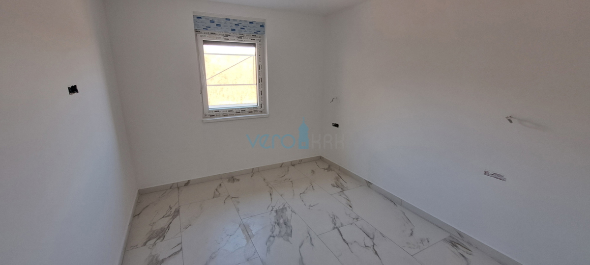 Uvala Soline, otok Krk, okolica, dvosobno stanovanje v nadstropju, terasa, novogradnja, razgled, prodaja