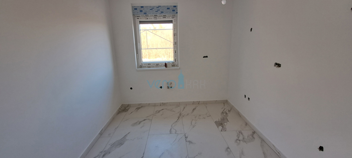 Uvala Soline, otok Krk, okolica, dvosobno stanovanje v nadstropju, terasa, novogradnja, razgled, prodaja