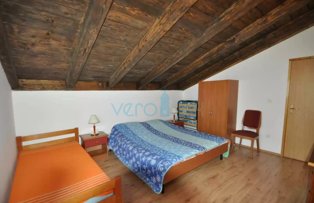 Otok Krk, Vrbnik, okolica, Samostojna hiša na veliki parceli v zelenju in miru, prodaja