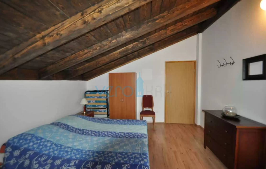 Otok Krk, Vrbnik, okolica, Samostojna hiša na veliki parceli v zelenju in miru, prodaja