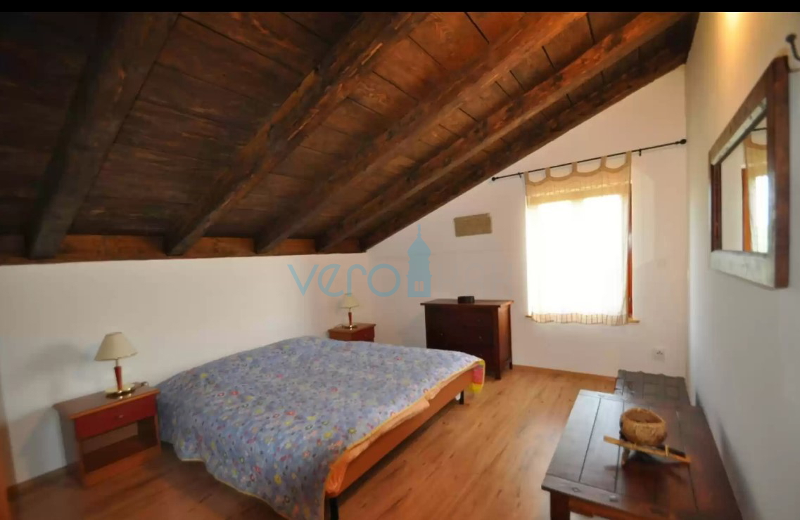 Otok Krk, Vrbnik, okolica, Samostojna hiša na veliki parceli v zelenju in miru, prodaja