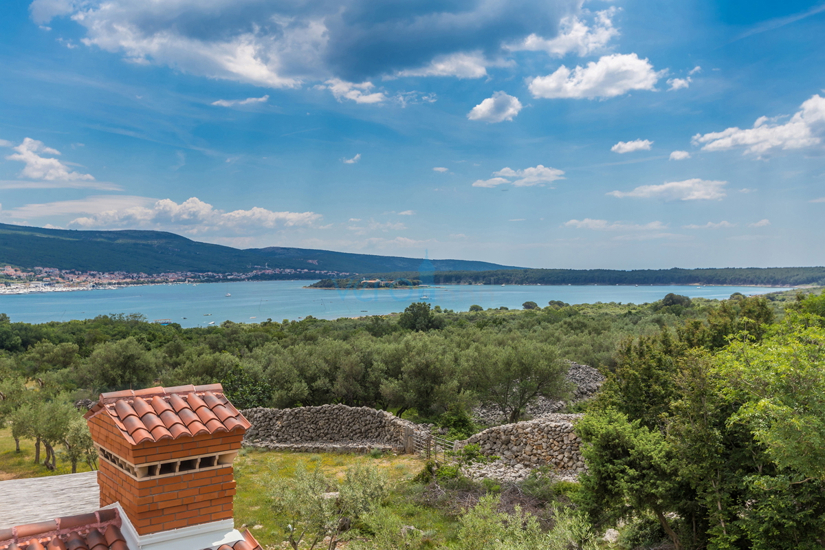 Mesto Krk, okolica, čudovita vila z bazenom na odlični lokaciji, prodamo