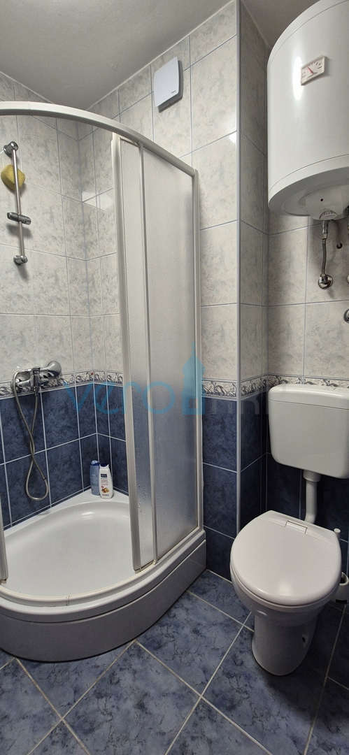 Mesto Krk, otok Krk, dvosobno stanovanje v 1. nadstropju, pogled na morje, prodaja