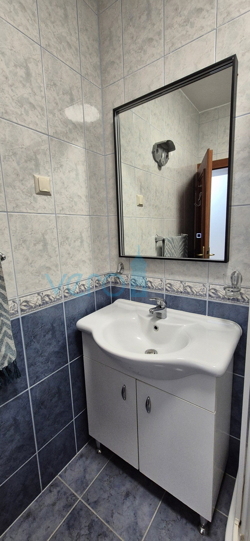 Mesto Krk, otok Krk, dvosobno stanovanje v 1. nadstropju, pogled na morje, prodaja