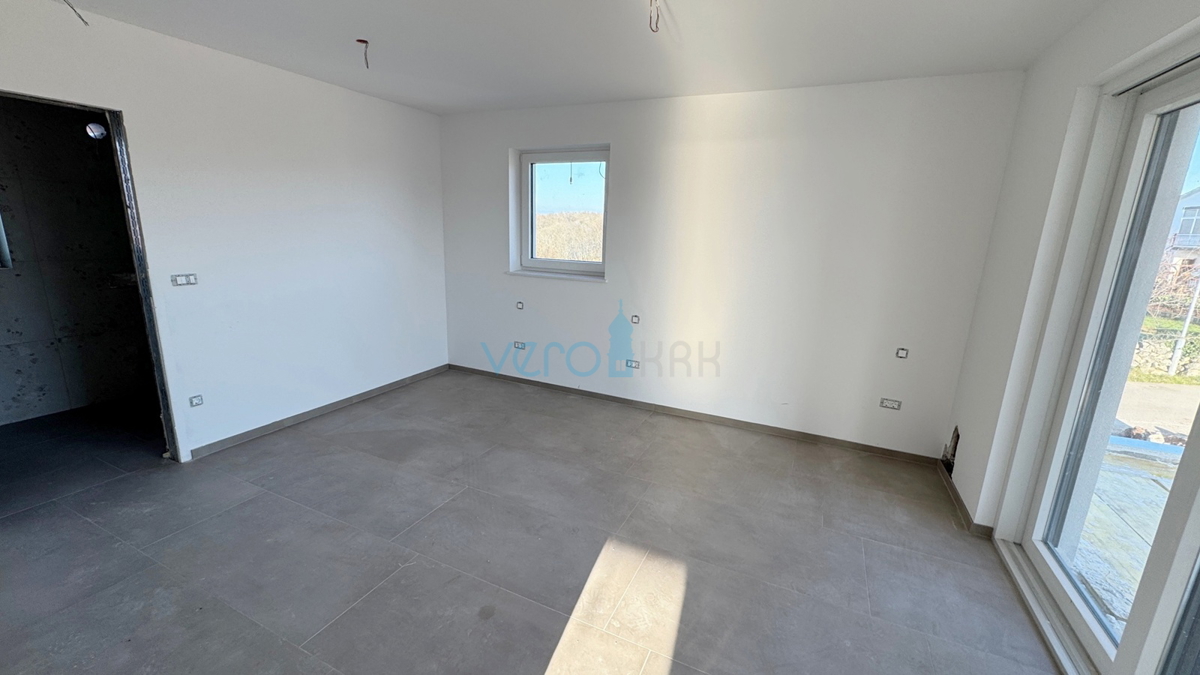 Otok Krk, mesto Krk, širša okolica, moderna vila s bazenom, prodaja