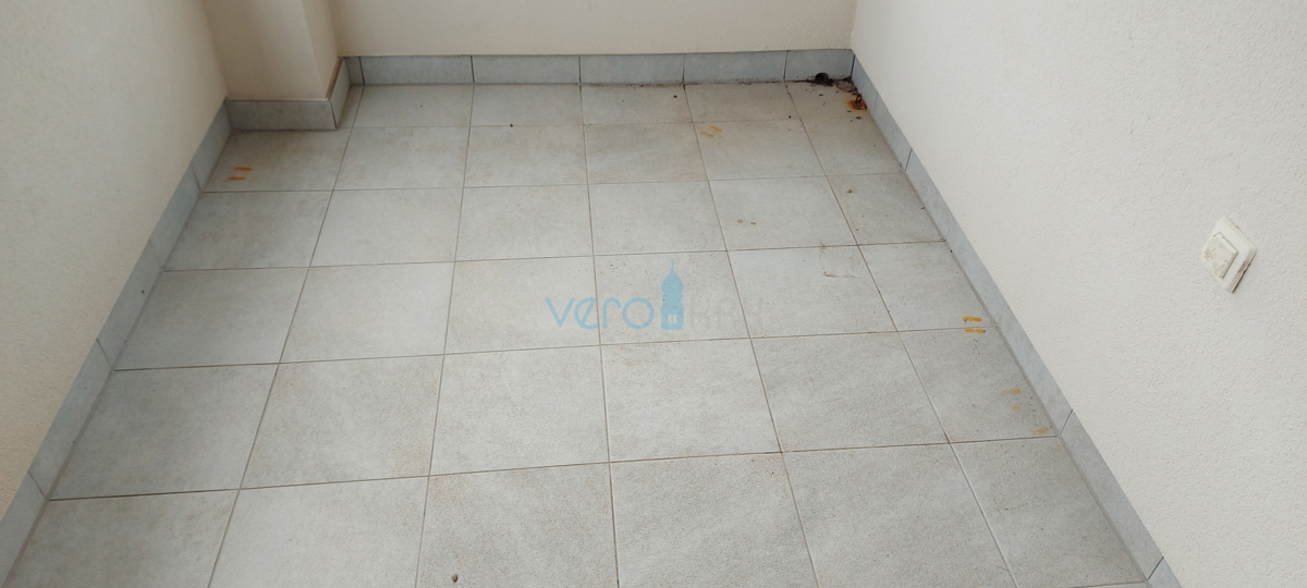 Šilo, otok Krk, stanovanje 44 m2, pogled na morje, bazen, prodaja