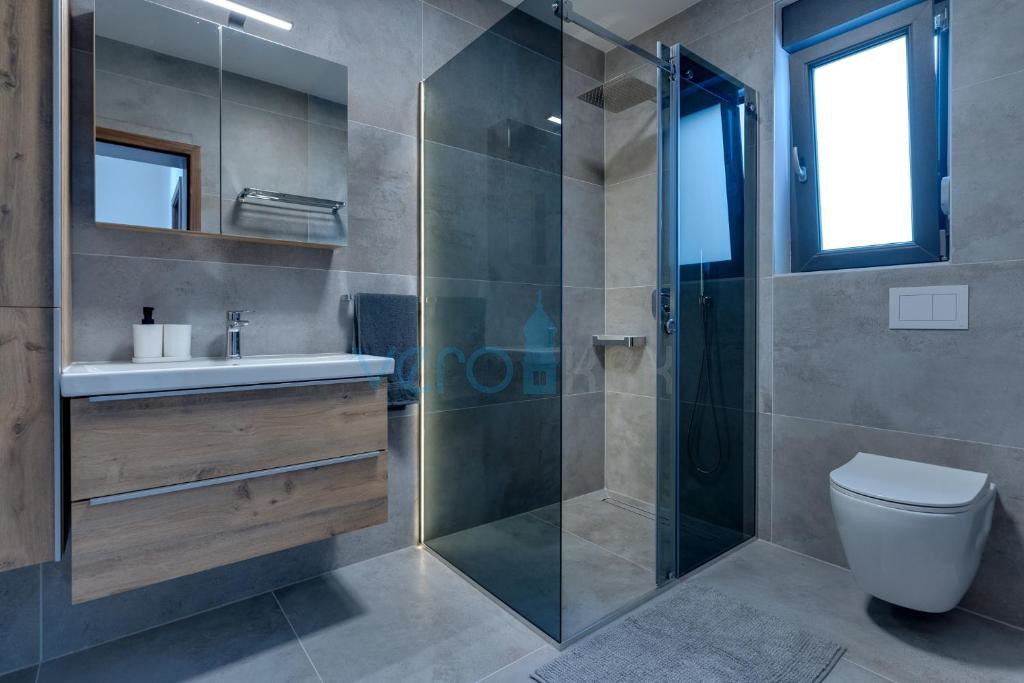 Vrbnik, okolica, dvojček, novogradnja, razgled, bazen, prodamo