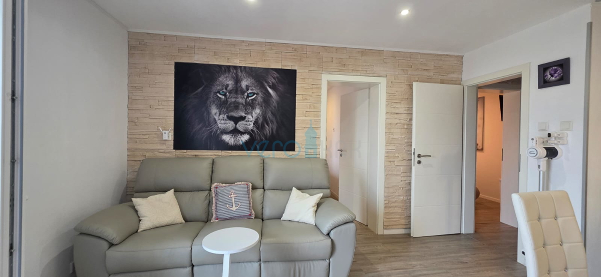 Uvala Soline, otok Krk, samostojna hiša, razgled, zemljišče, 70 m do morja, masažna kad, prodaja