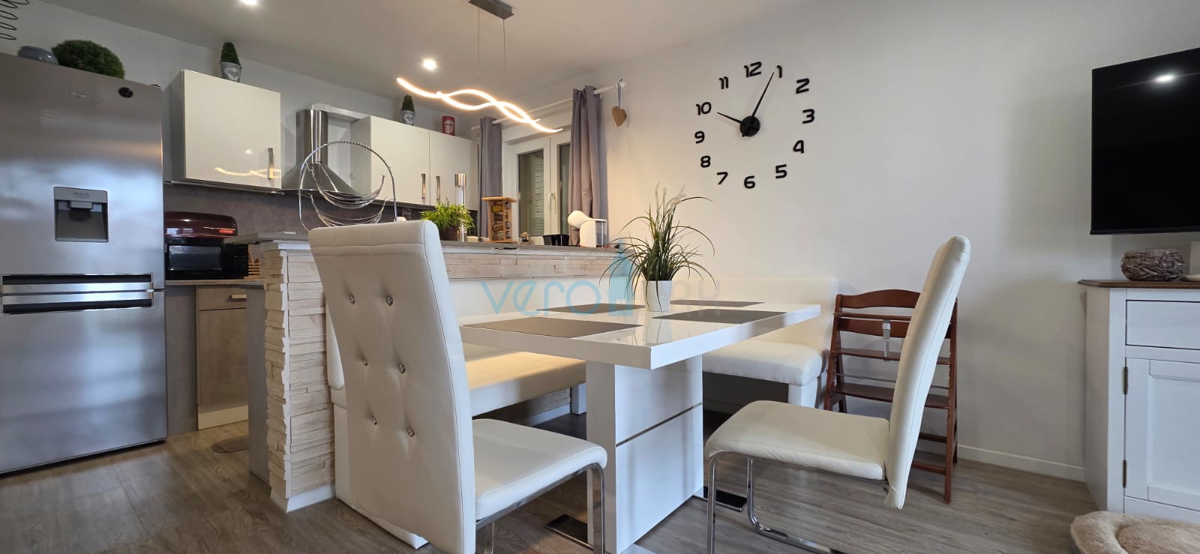 Uvala Soline, otok Krk, samostojna hiša, razgled, zemljišče, 70 m do morja, masažna kad, prodaja