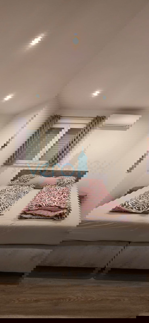 Uvala Soline, otok Krk, samostojna hiša, razgled, zemljišče, 70 m do morja, masažna kad, prodaja