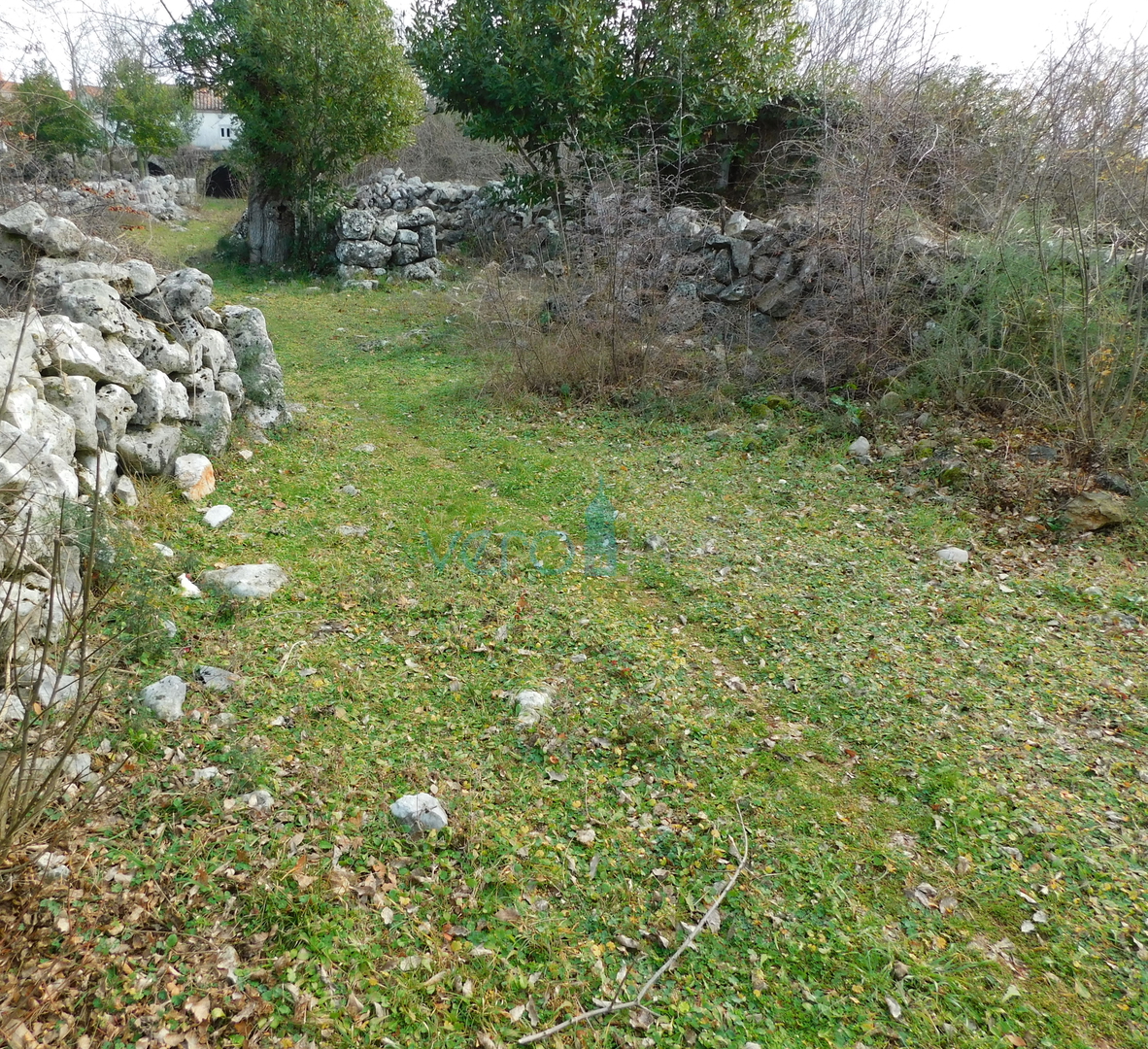 Otok Krk, Dobrinj, stara hiša za obnovo, prodamo