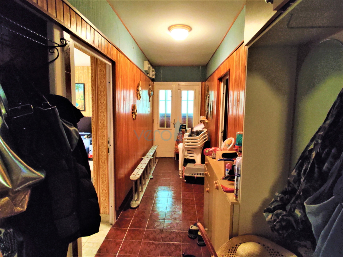 Crikvenica - samostojna hiša z apartmajem na prostranem vrtu, prodamo