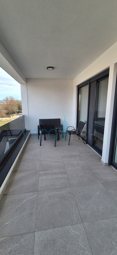 Otok Krk, Malinska, moderna dvojna hiša s bazenom, vrt, razgled, prodaja