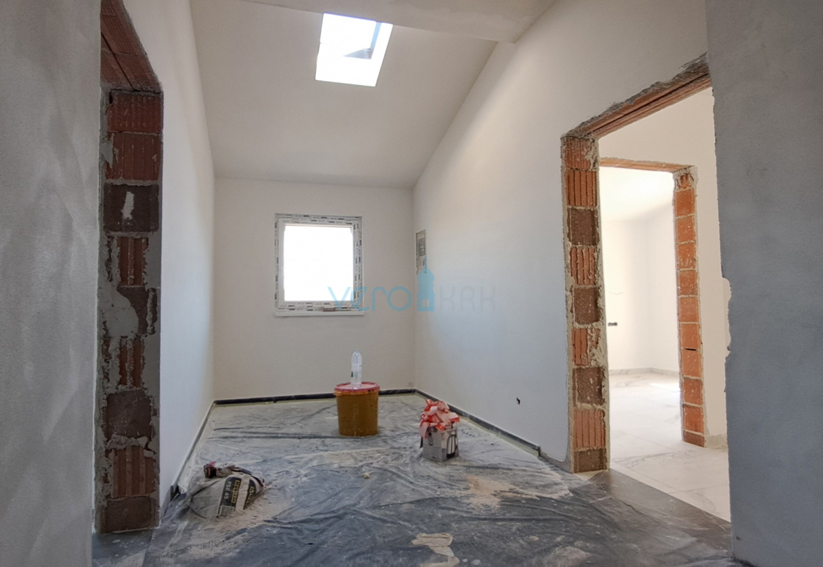 Uvala Soline, otok Krk, okolica, dvosobno stanovanje v 2. nadstropju, terasa, novogradnja, prodaja