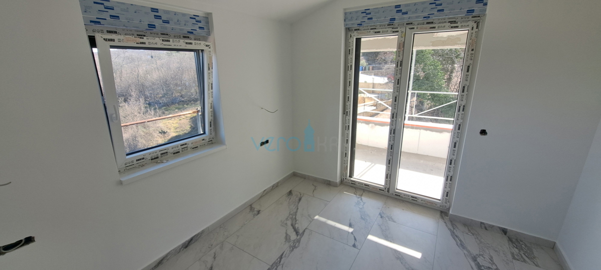 Uvala Soline, otok Krk, okolica, dvosobno stanovanje v 2. nadstropju, terasa, novogradnja, prodaja