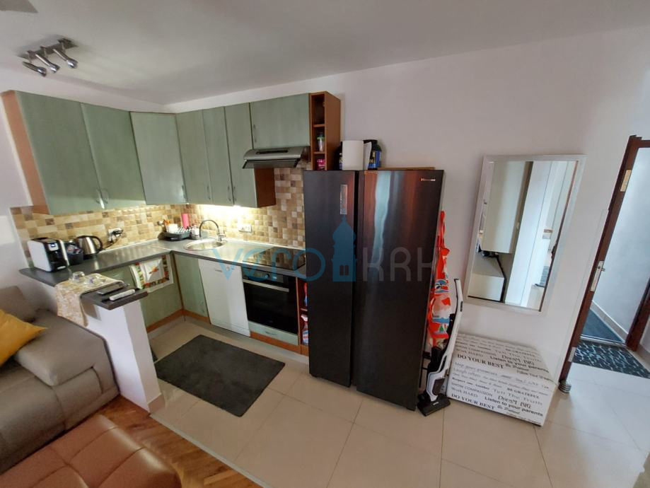 Omišalj, Njivice, Apartma 47 m2 na odlični lokaciji blizu morja, prodamo