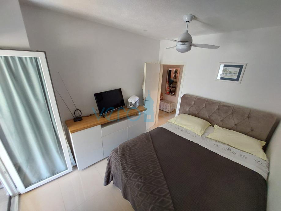 Omišalj, Njivice, Apartma 47 m2 na odlični lokaciji blizu morja, prodamo