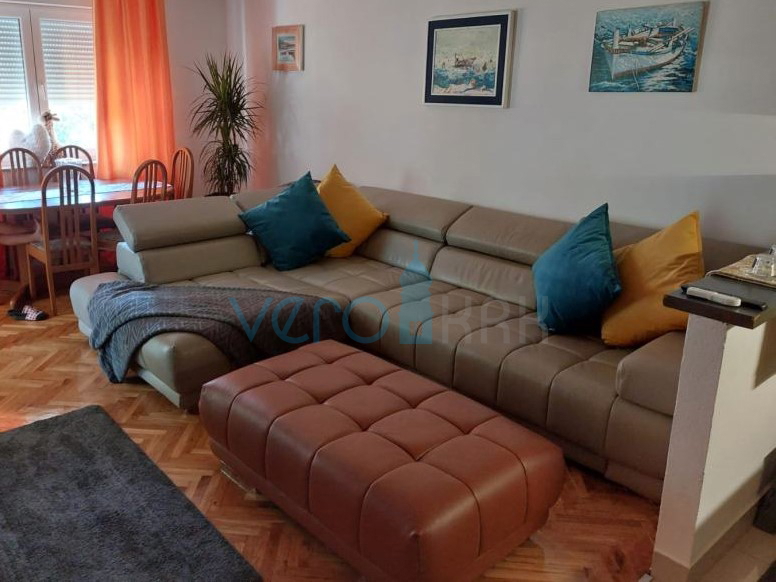 Omišalj, Njivice, Apartma 47 m2 na odlični lokaciji blizu morja, prodamo