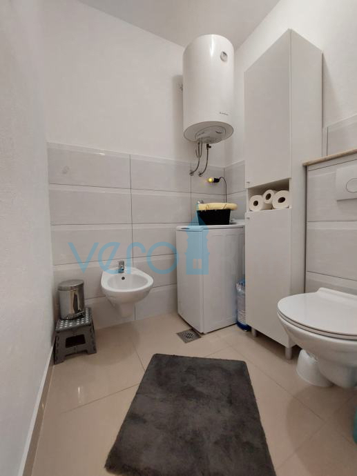 Omišalj, Njivice, Apartma 47 m2 na odlični lokaciji blizu morja, prodamo