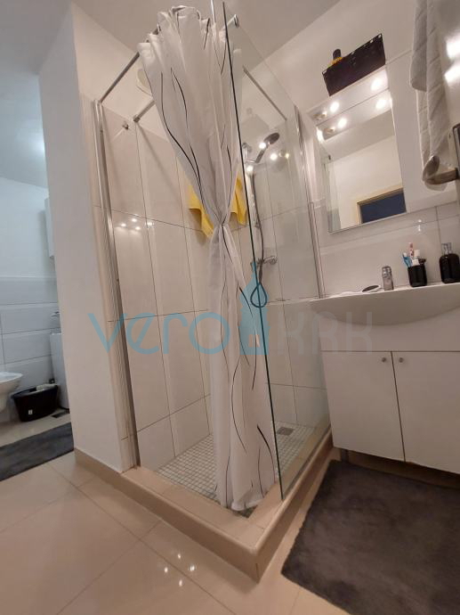 Omišalj, Njivice, Apartma 47 m2 na odlični lokaciji blizu morja, prodamo