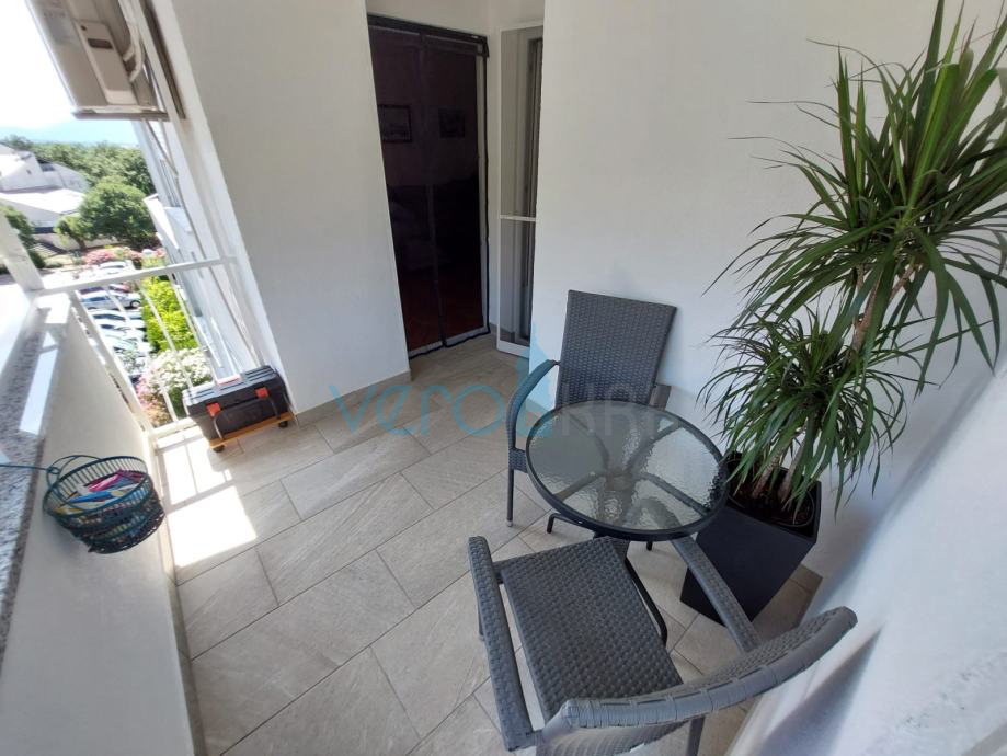 Omišalj, Njivice, Apartma 47 m2 na odlični lokaciji blizu morja, prodamo