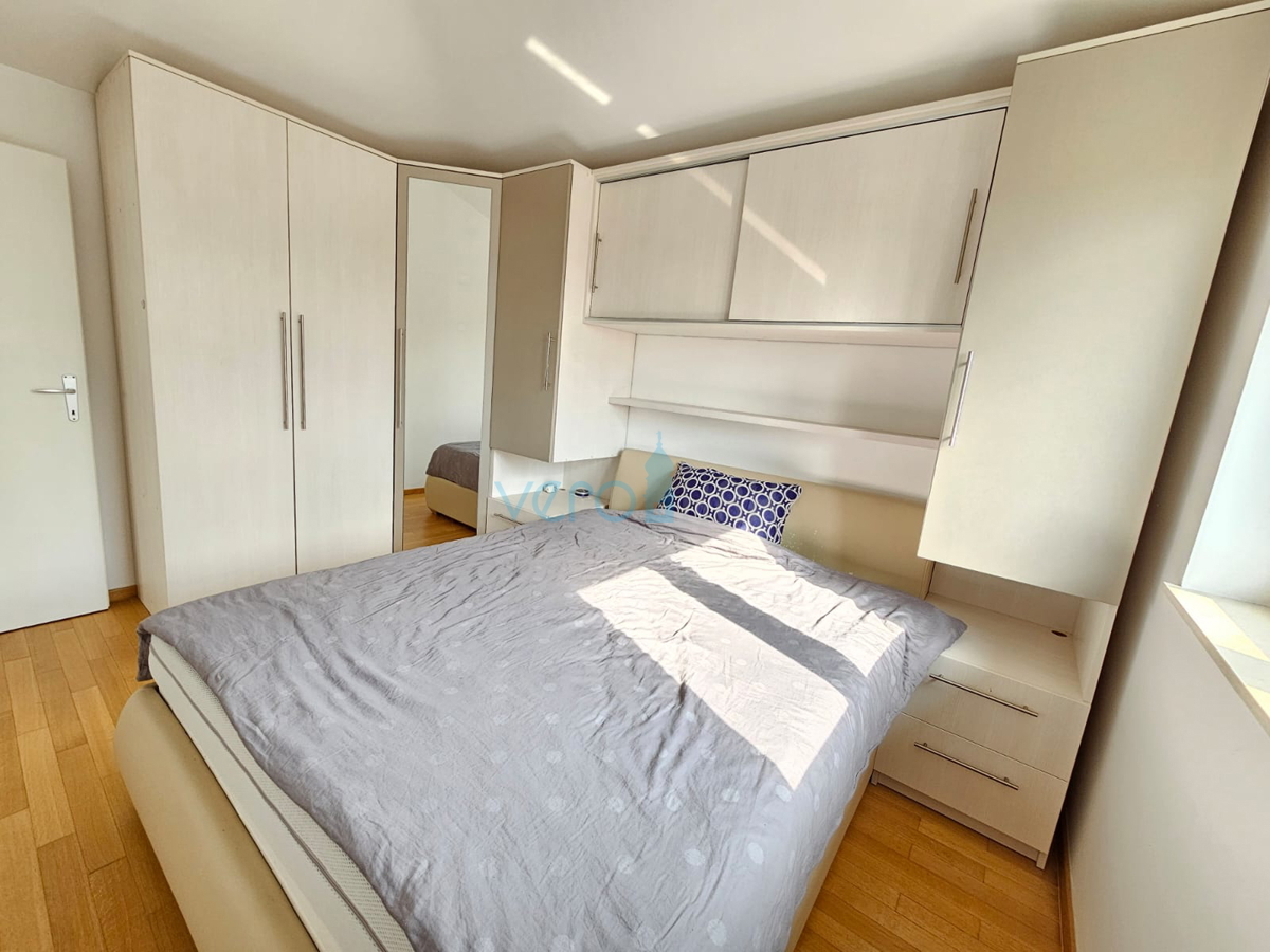Malinska, blizu centra, Lep dvoetažni apartma 100 m2 z odprtim pogledom na morje, prodamo