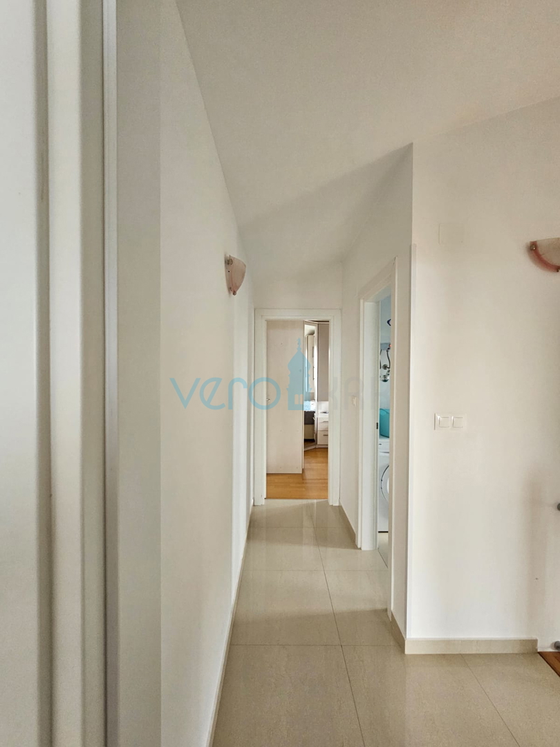 Malinska, blizu centra, Lep dvoetažni apartma 100 m2 z odprtim pogledom na morje, prodamo