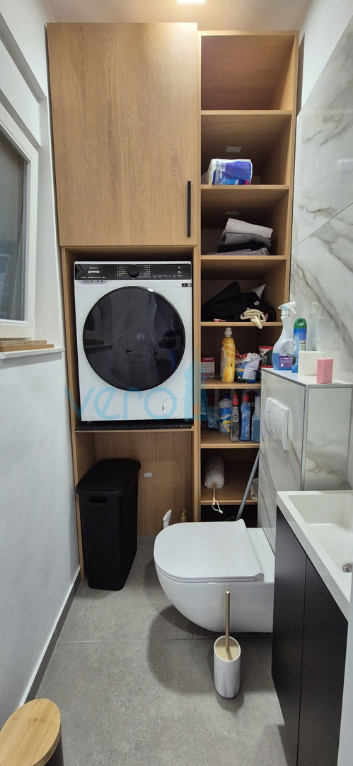 Malinska, središče, novogradnja, dvojna hiša s bazenom, pogled na morje, vrt, prodaja
