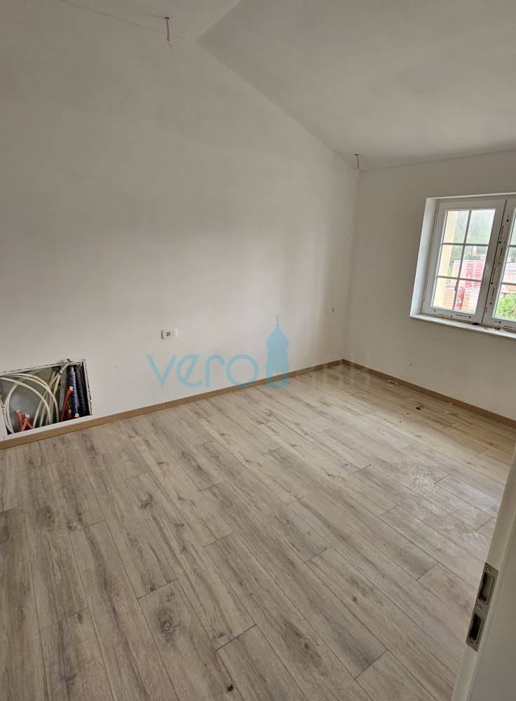 Vrbnik, Risika, Dvojček 100m2, novogradnja, prodamo