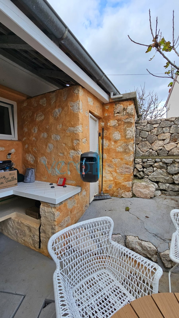 Otok Krk, Dobrinj, luksuzna avtohtona vila z oljčnikom in bazenom