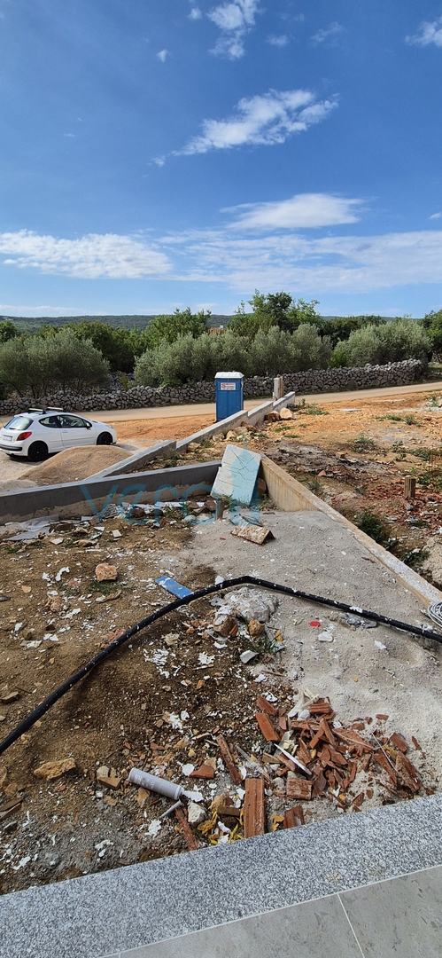 Uvala Soline, otok Krk, dvosobno stanovanje v nadstropju, razgled, novogradnja, prodaja