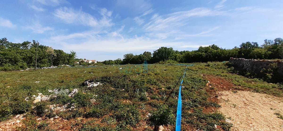 Otok Krk, zahodni del otoka, Milohnić, zemljišče s projektom za gradnjo, 1654 m2 na odlični lokaciji, prodaja