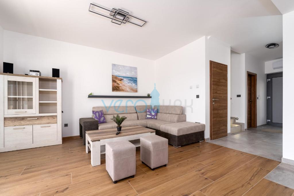 Vrbnik, okolica, dvojček, novogradnja, razgled, bazen, prodamo