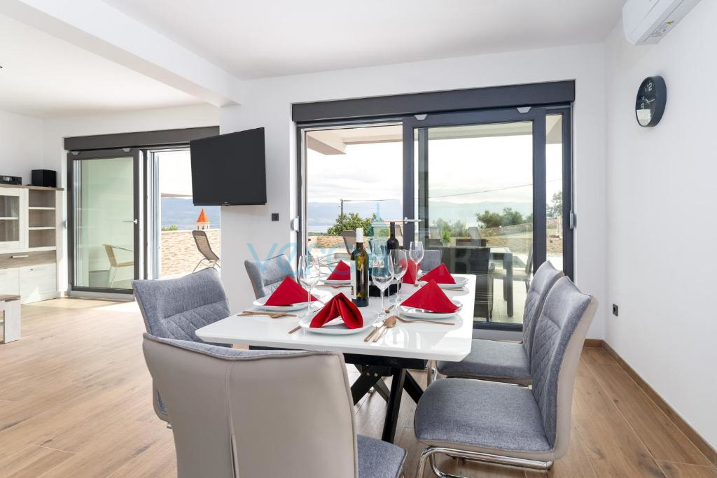 Vrbnik, okolica, dvojček, novogradnja, razgled, bazen, prodamo