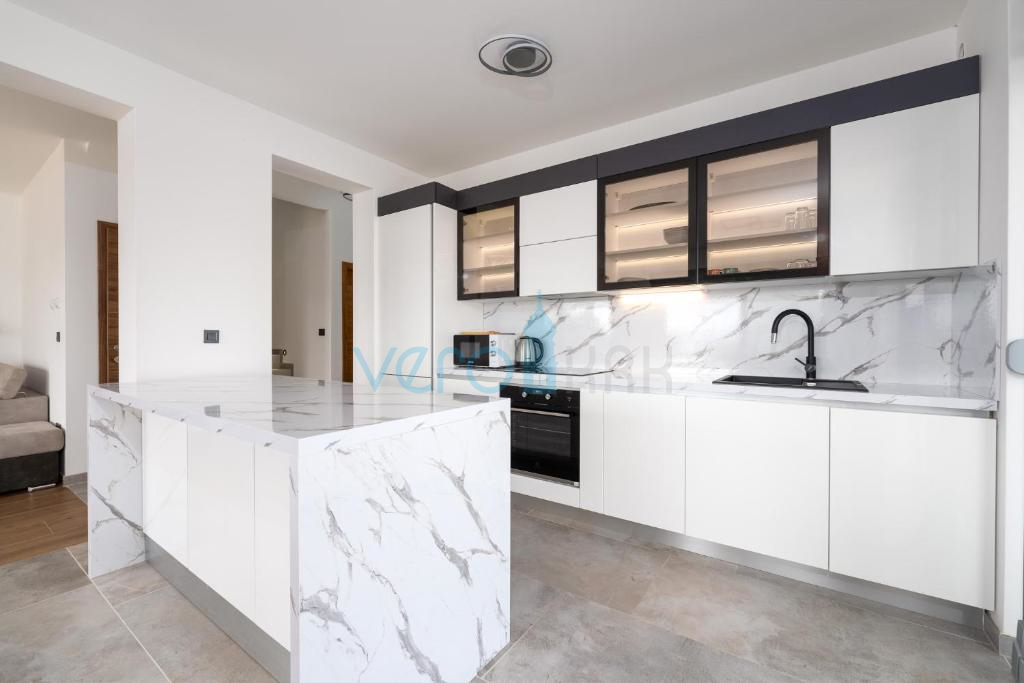 Vrbnik, okolica, dvojček, novogradnja, razgled, bazen, prodamo