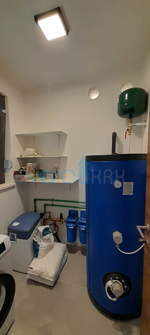 Vrbnik, okolica, dvojček, novogradnja, razgled, bazen, prodamo