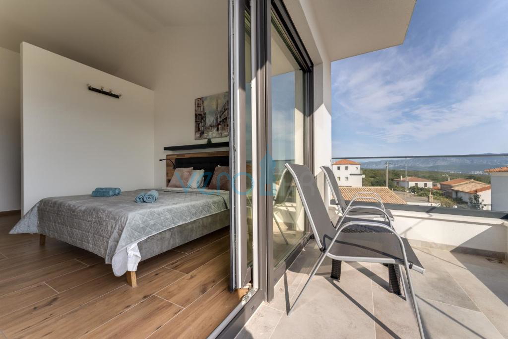 Vrbnik, okolica, dvojček, novogradnja, razgled, bazen, prodamo