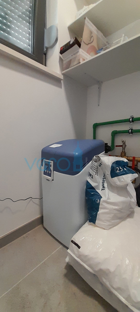 Vrbnik, okolica, dvojček, novogradnja, razgled, bazen, prodamo